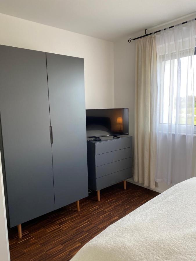 Modernes Apartment Am Hafen Mit Seeblick Grossraeschen Ngoại thất bức ảnh